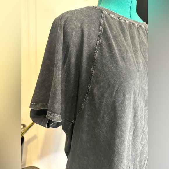 Rae Mode medium black/gray acid washed shirt - Picture 3 of 13